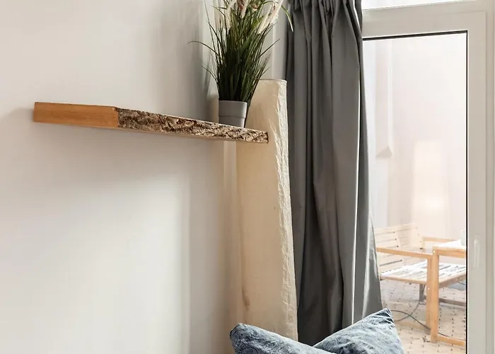 Gewoelbewohnung Mit Terrasse *