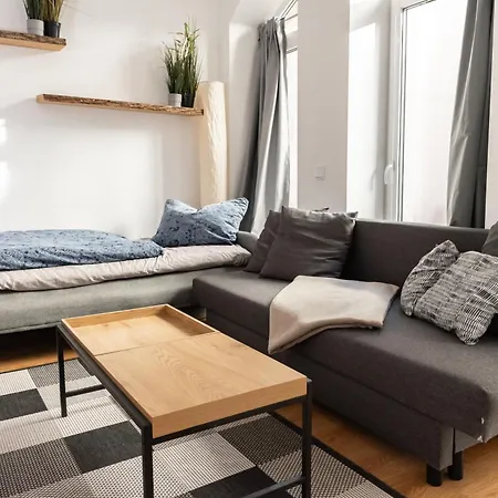 Appartement Gewoelbewohnung Mit Terrasse