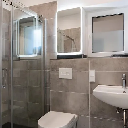 Gewoelbewohnung Mit Terrasse