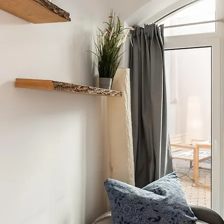 Gewoelbewohnung Mit Terrasse *