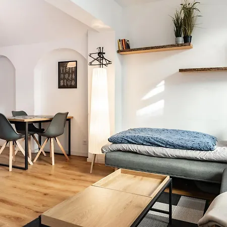 Appartement Gewoelbewohnung Mit Terrasse