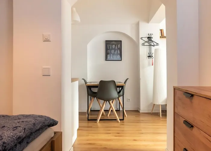 Gewoelbewohnung Mit Terrasse