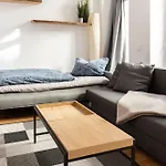شقة Gewoelbewohnung Mit Terrasse *