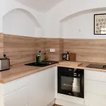 Gewoelbewohnung Mit Terrasse دريسدن
